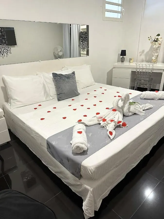 Appartement Charmant A Sainte Rose 60M² + Piscine דירה סנט-רוז