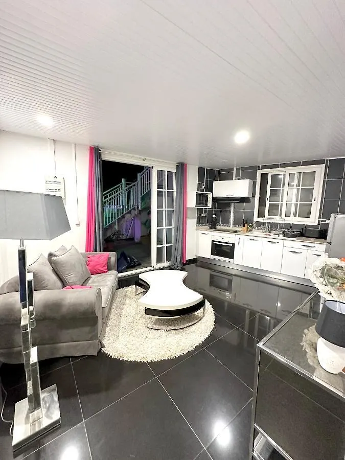 דירה Appartement Charmant A Sainte Rose 60M² + Piscine
