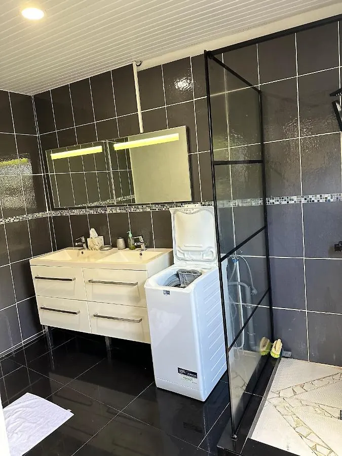 Appartement Charmant A Sainte Rose 60M² + Piscine Lägenhet